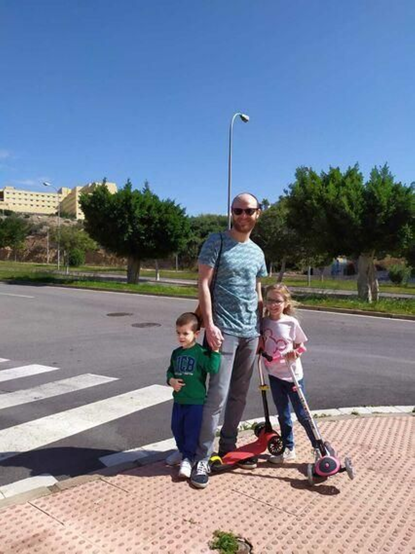 Fotogalería Los niños salen a la calle tras 43 días de confinamiento por coronavirus