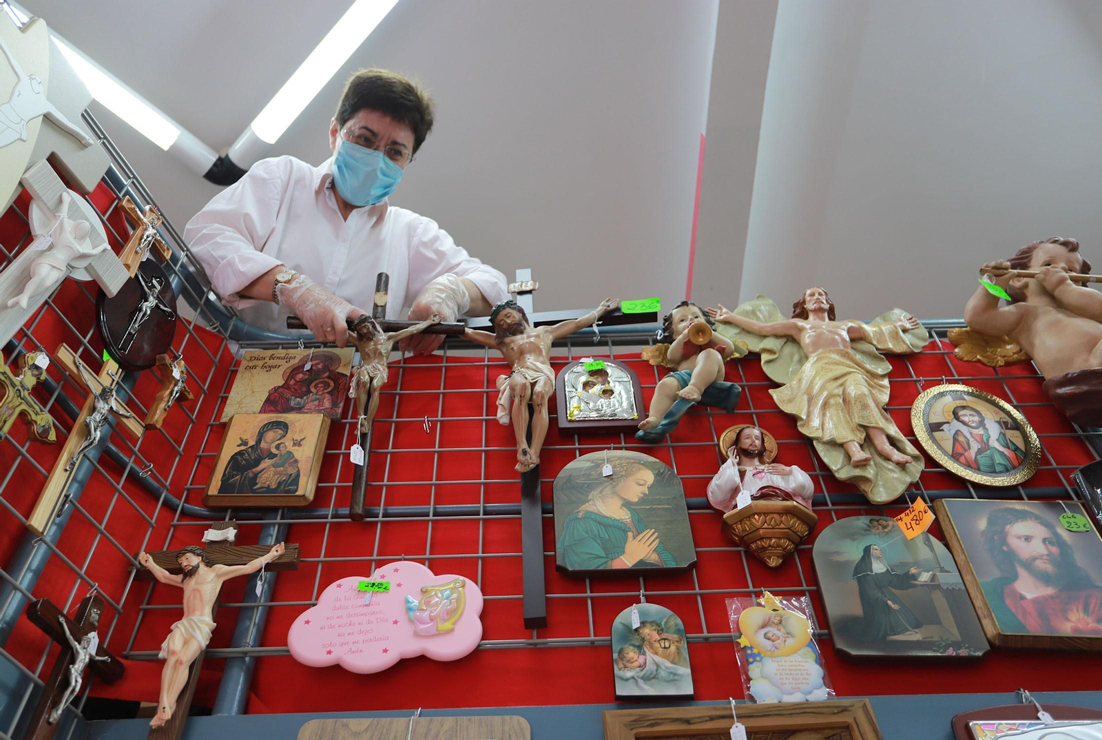 Imágenes de la desescalada en Huelva, primeras horas de la jornada de la fase uno en las calles de la ciudad.