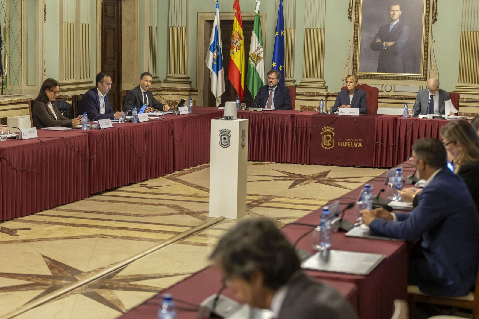 Un momento del último pleno del Ayuntamiento de Huelva.