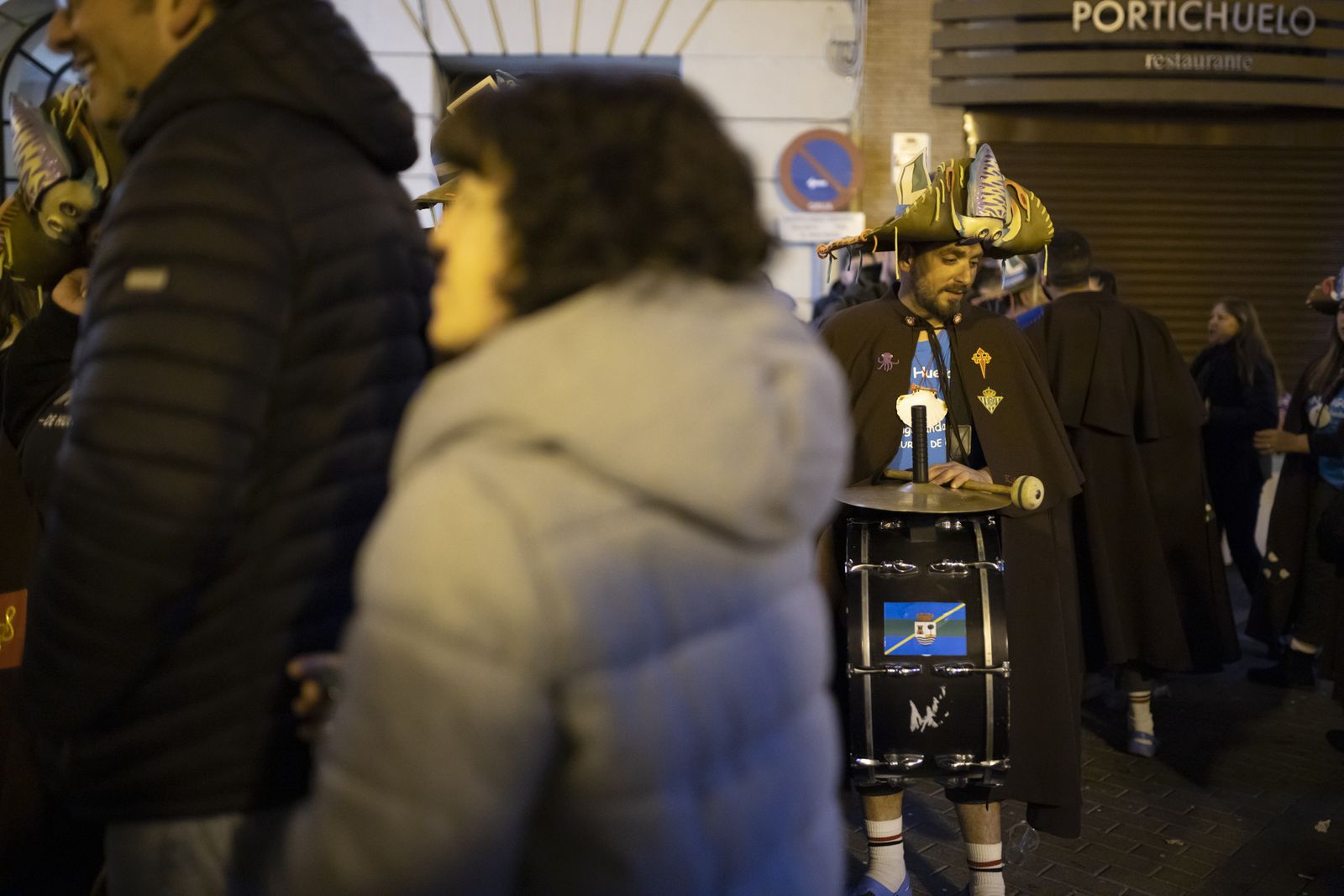 Ambiente del primer día de semifinal del Carnaval Colombino