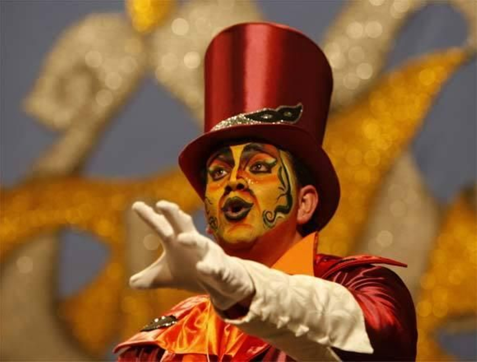 Los comparsistas se la dan de artistas