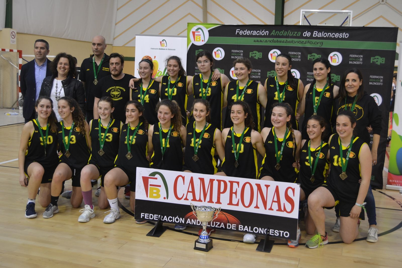 El Cadete A de la SD Candray, tras su victoria.