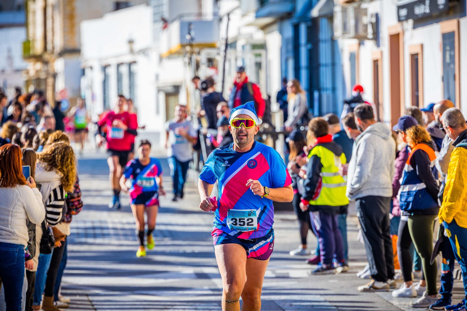 Gran ambiente en la Carrera Solidaria de la Divina Pastora en San Fernando