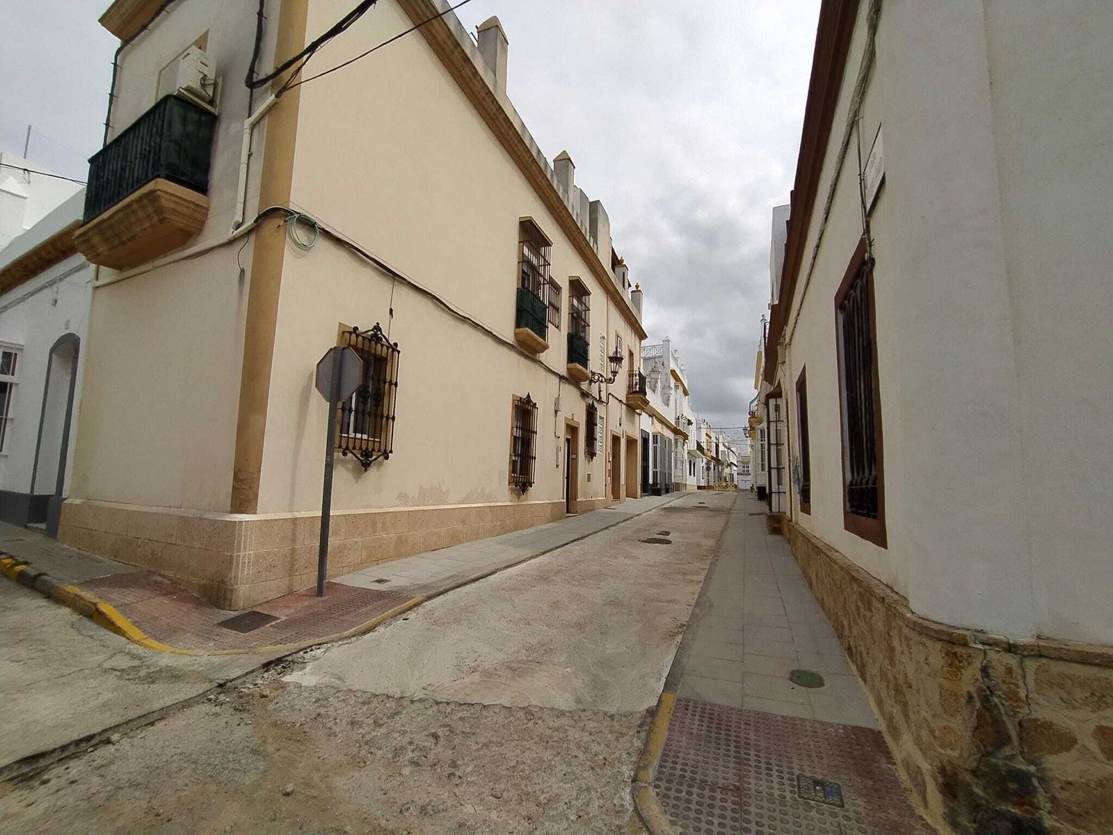 Calle Jorge Juan, pendiente de asfaltar.