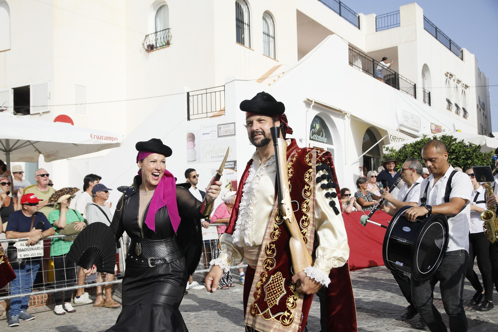 El gran desfile de Moros y Cristianos de Mojácar, en imágenes