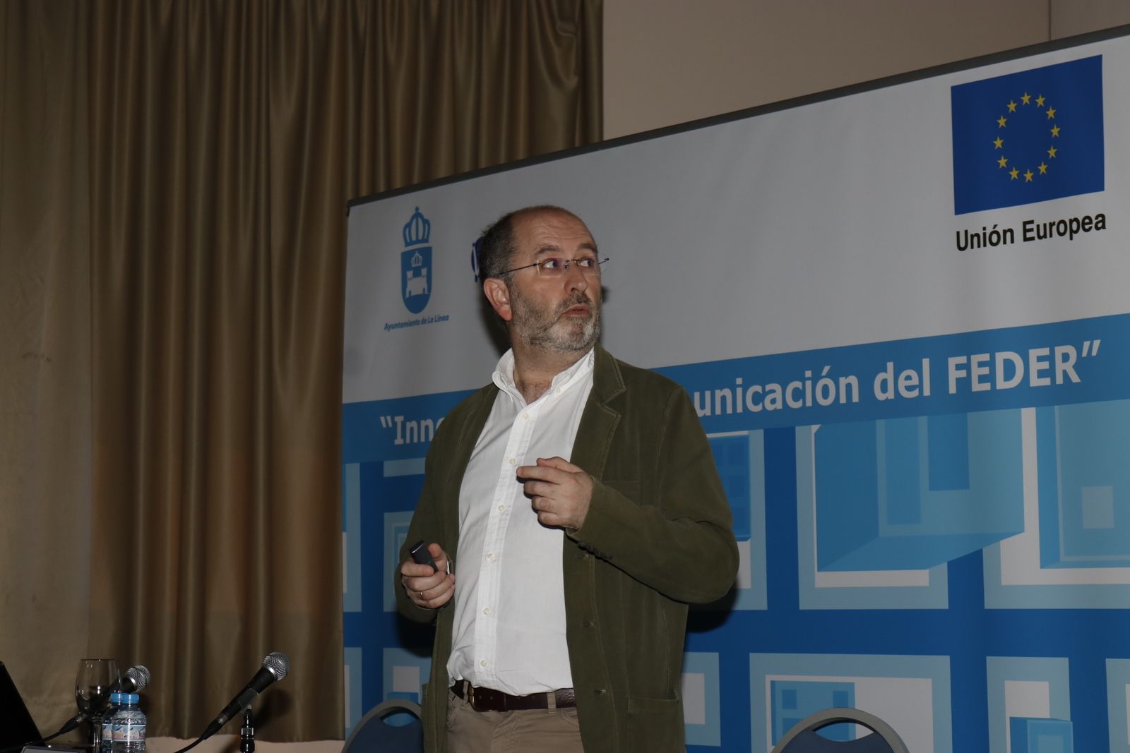 Imágenes de la jornada sobre Innovación en la Comunicación del FEDER en La Línea