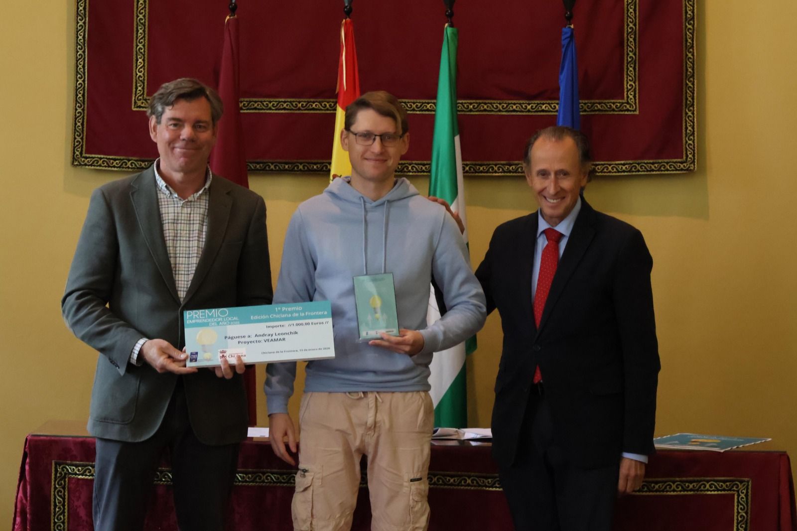 Un momento de la entrega del primer premio.