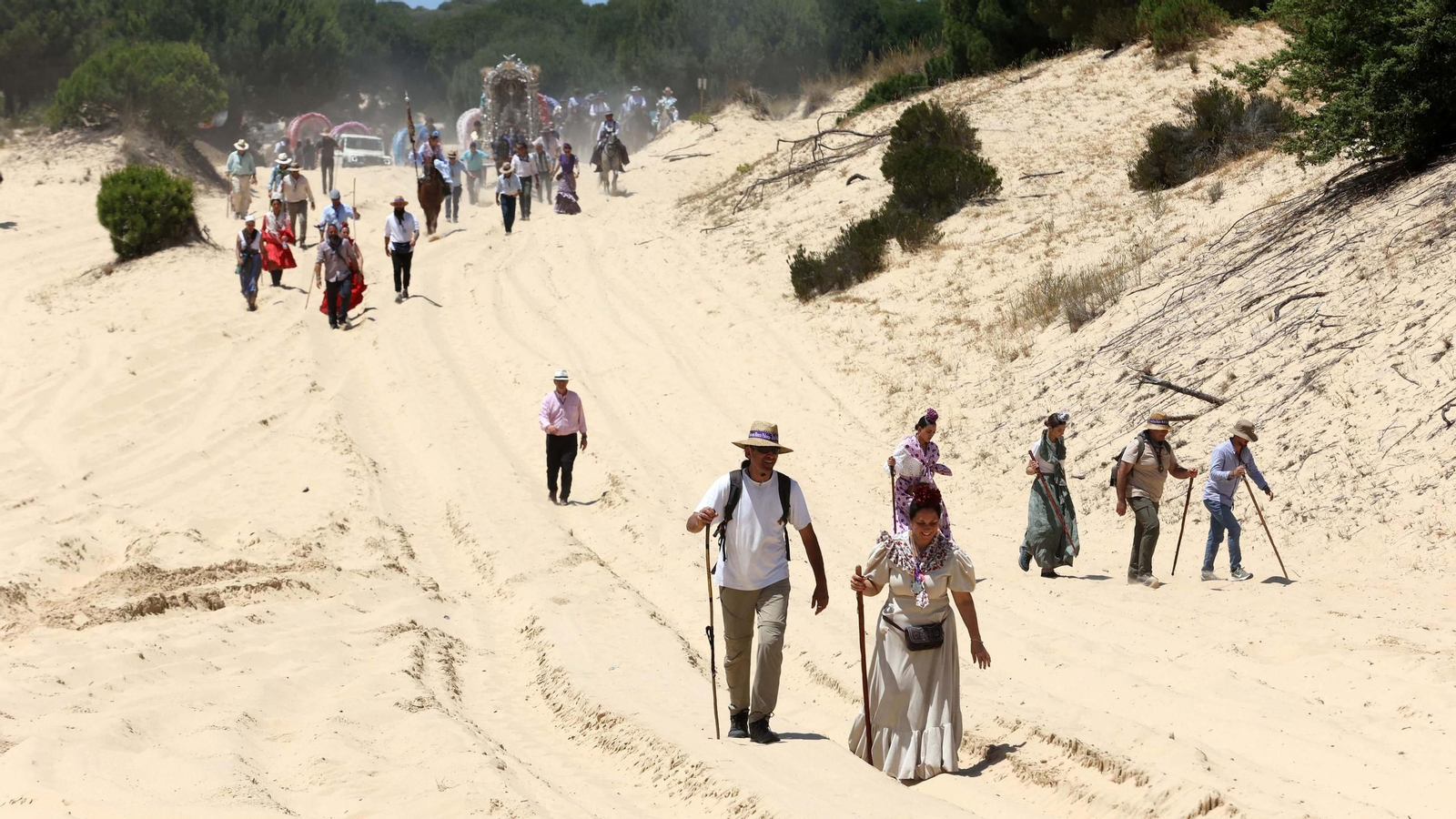 Jueves de camino de la Hdad de Jerez por el Coto Doñana