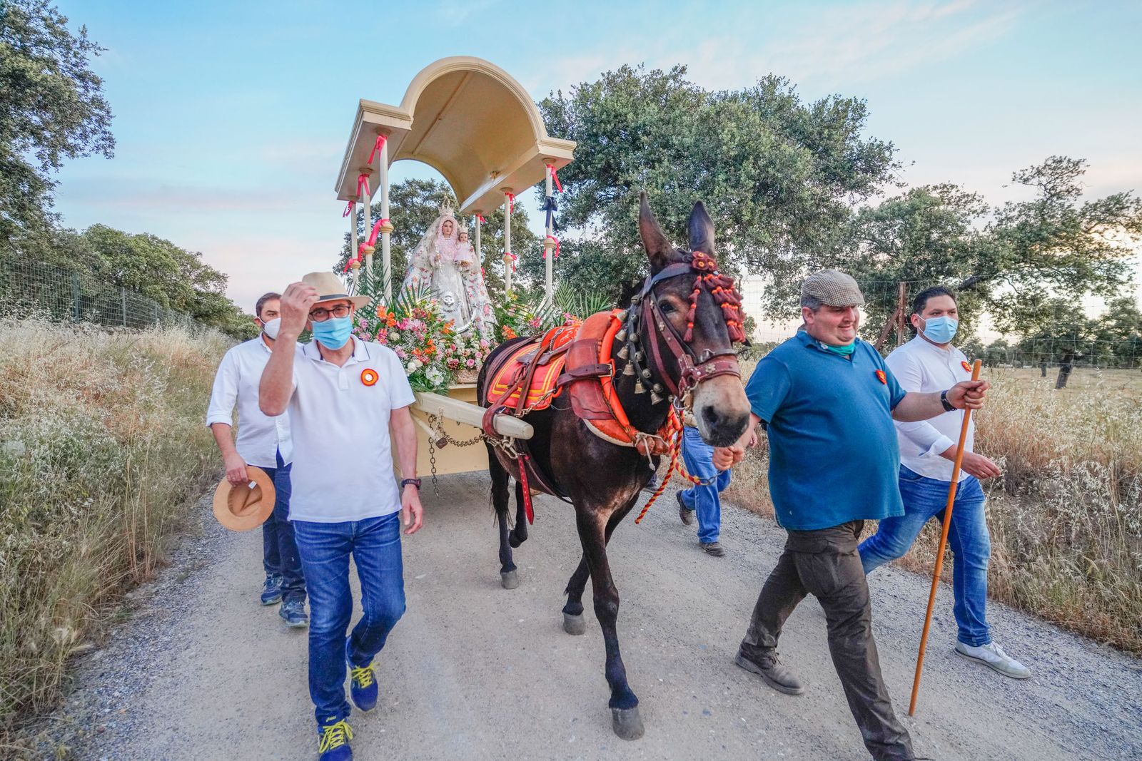 La llevada de la Virgen de Luna al santuario de La Jara, en fotografías