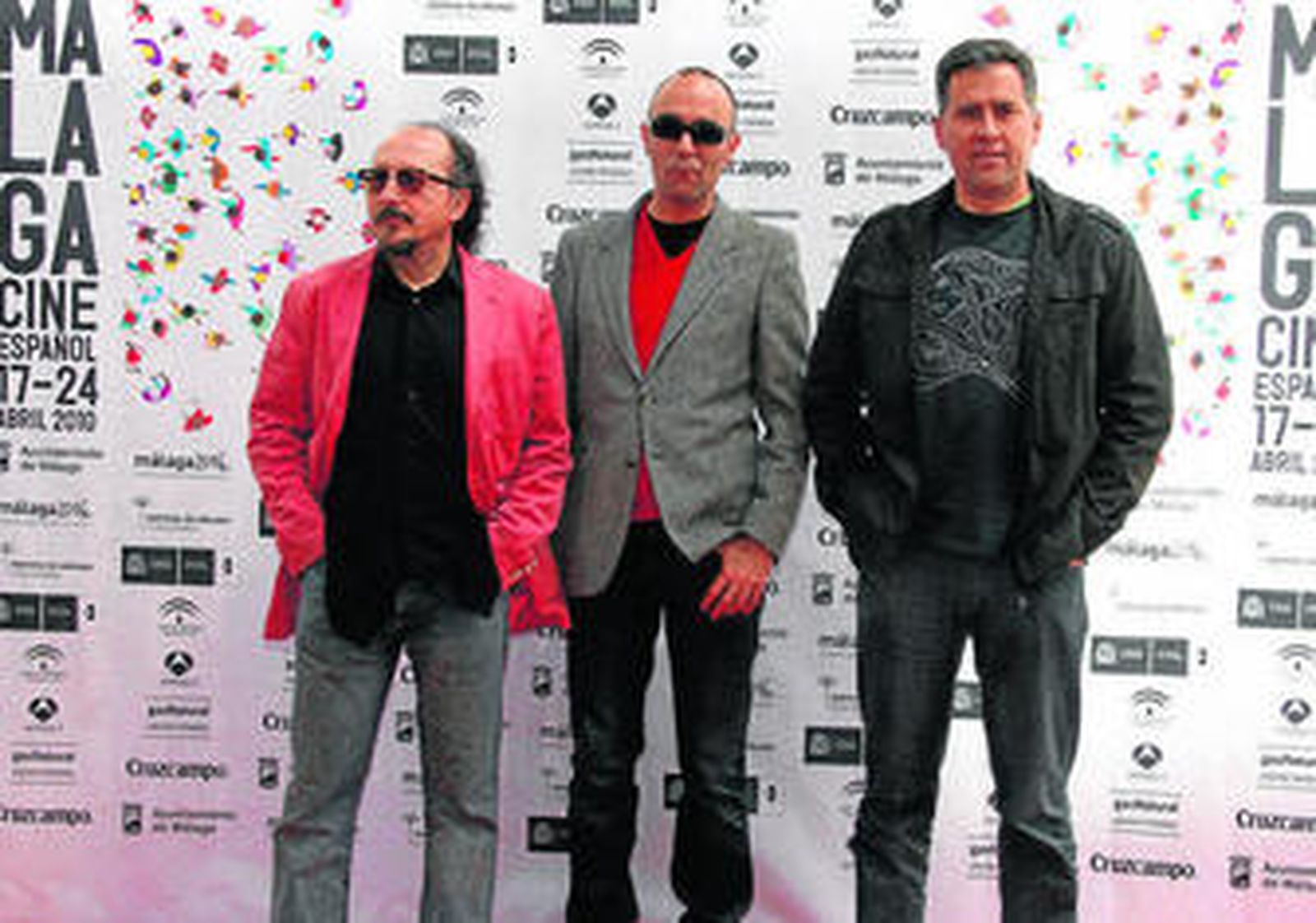 Miembros del equipo de 'Fake Orgasm', ayer en el Albéniz.