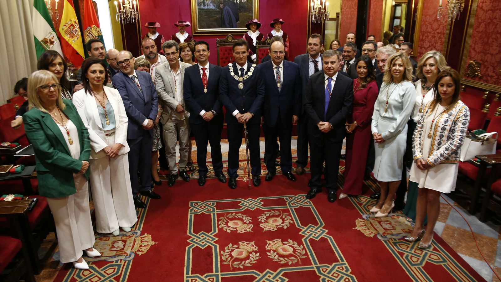 Las imágenes de la jornada de constitución del Ayuntamiento de Granada