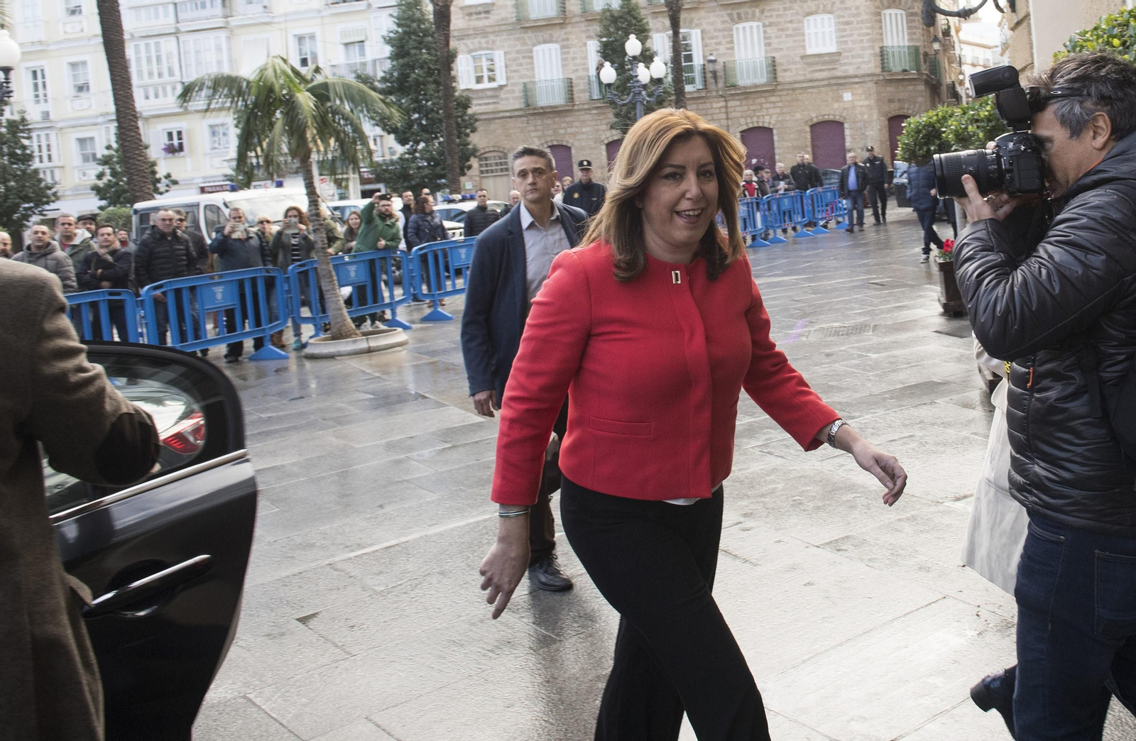 La visita de Susana Díaz al Ayuntamiento de Cádiz, en imágenes