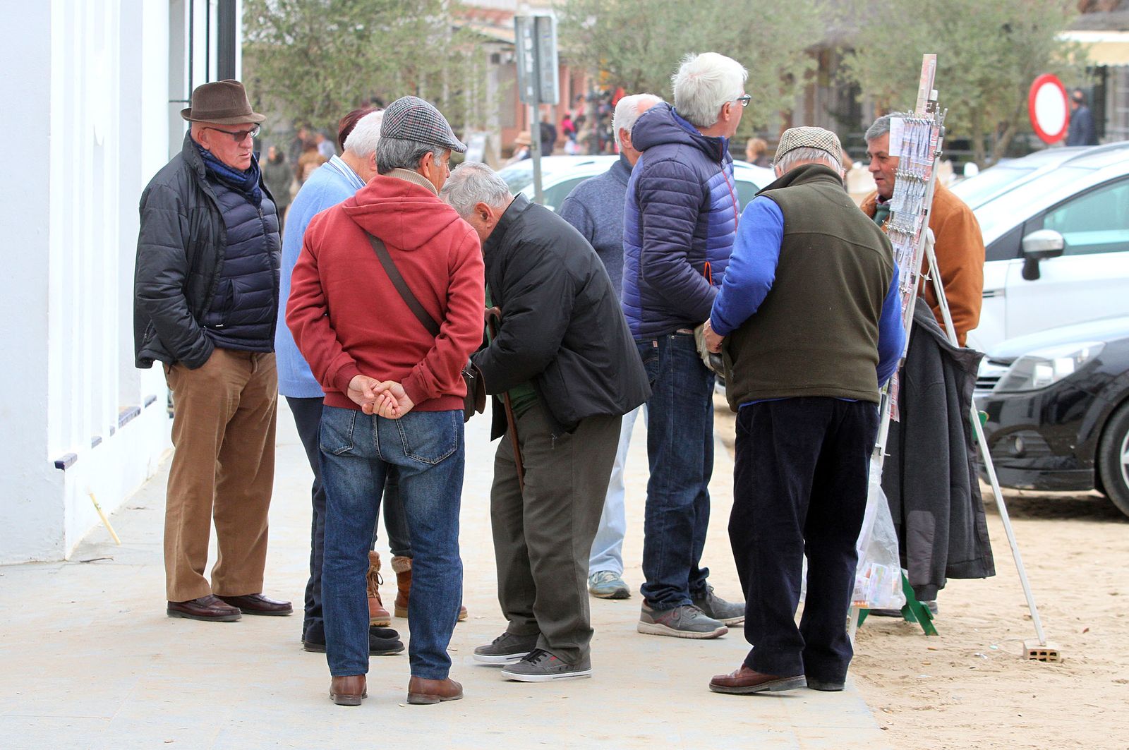 El Rocío celebra La Candelaria con la presentación de los niños a la Virgen, en imágenes