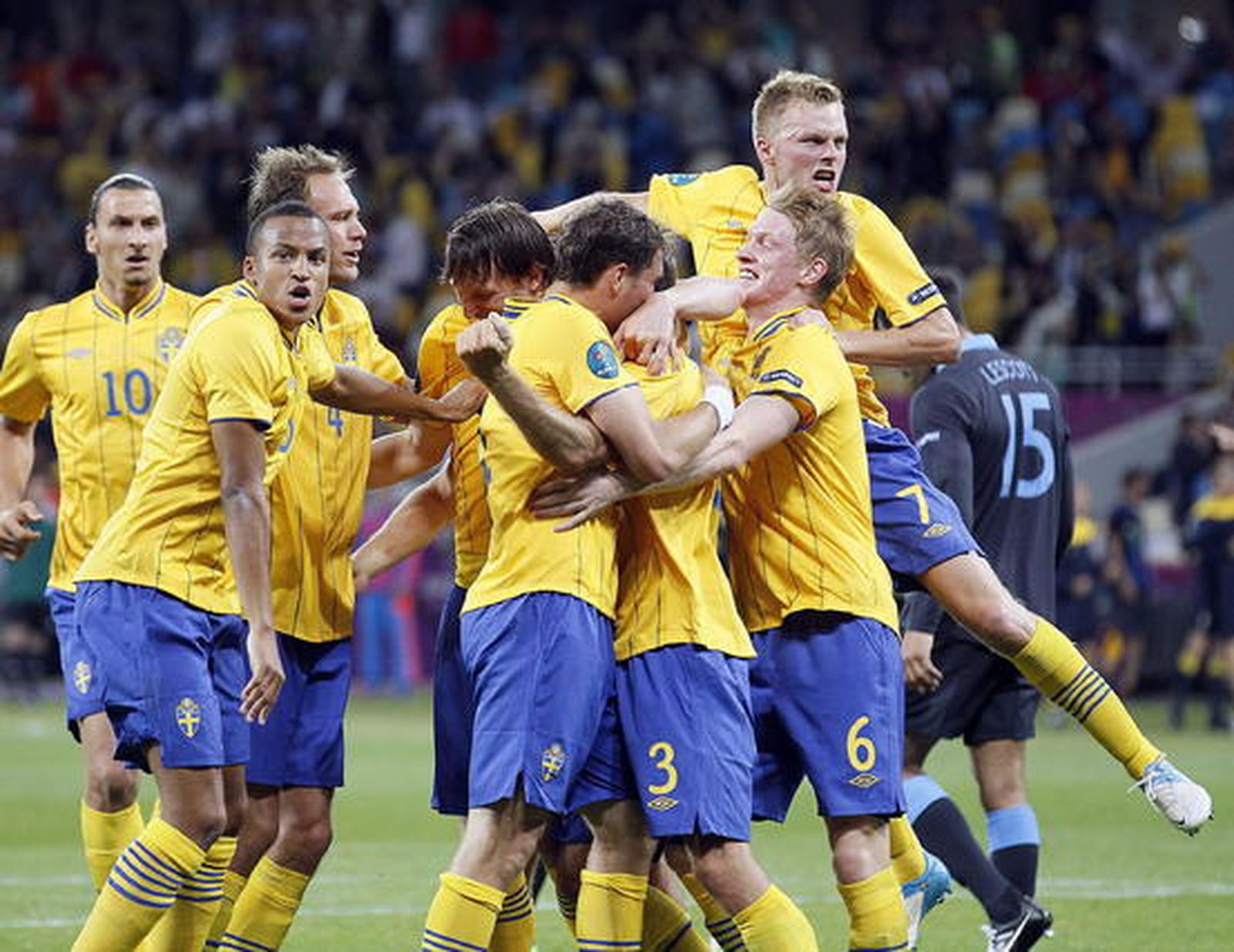 Inglaterra vence 'in extremis' en un partido loco y dejan a Suecia fuera de la Eurocopa.

Foto: EFE