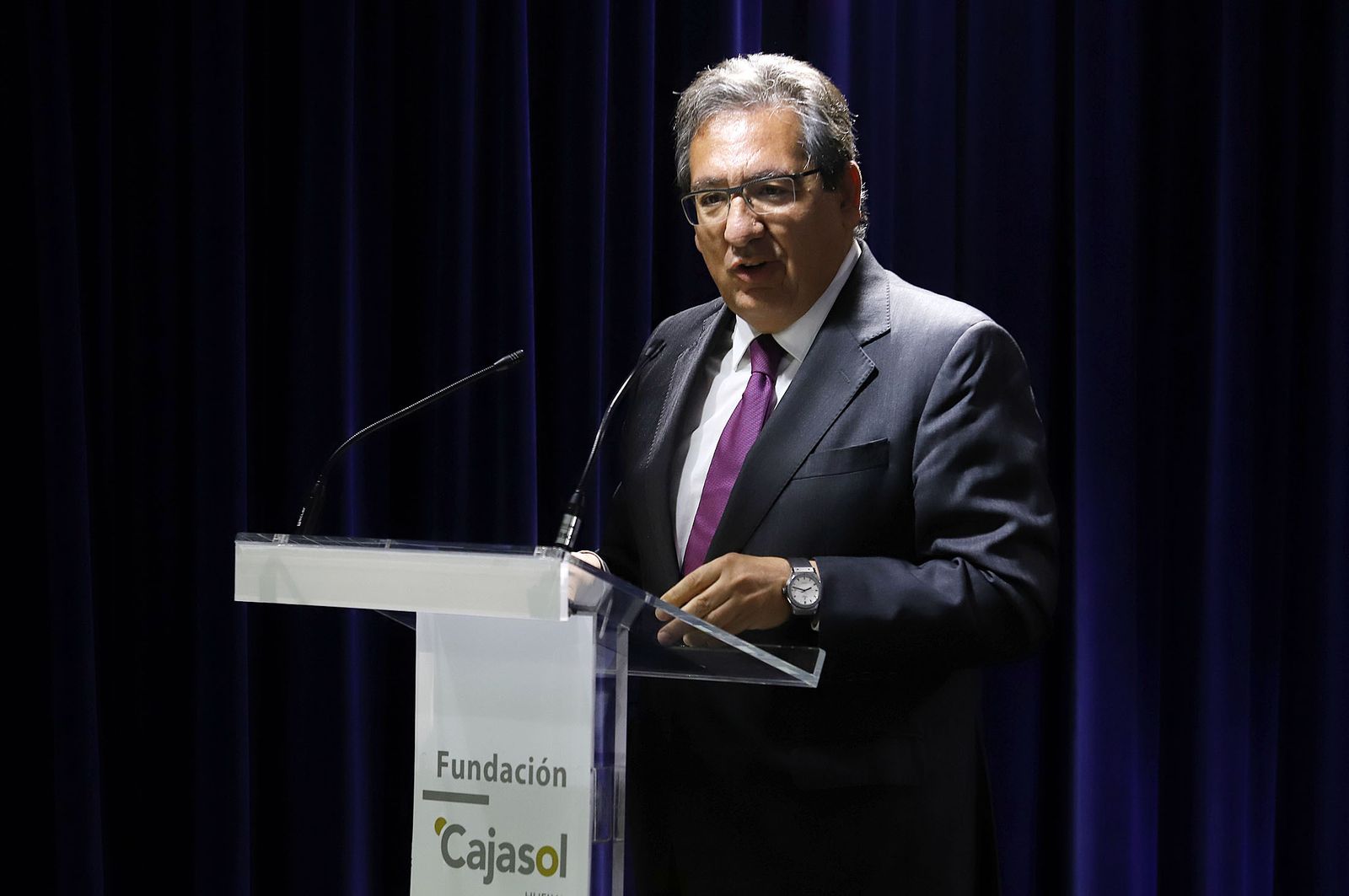 Eduardo Sugrañes recibe el III premio "Gota a Gota de Pasión" de la Fundación Cajasol