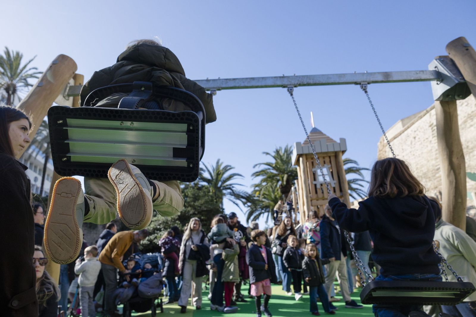 Las imágenes de la inauguración del nuevo espacio infantil en el foso del Pelícano