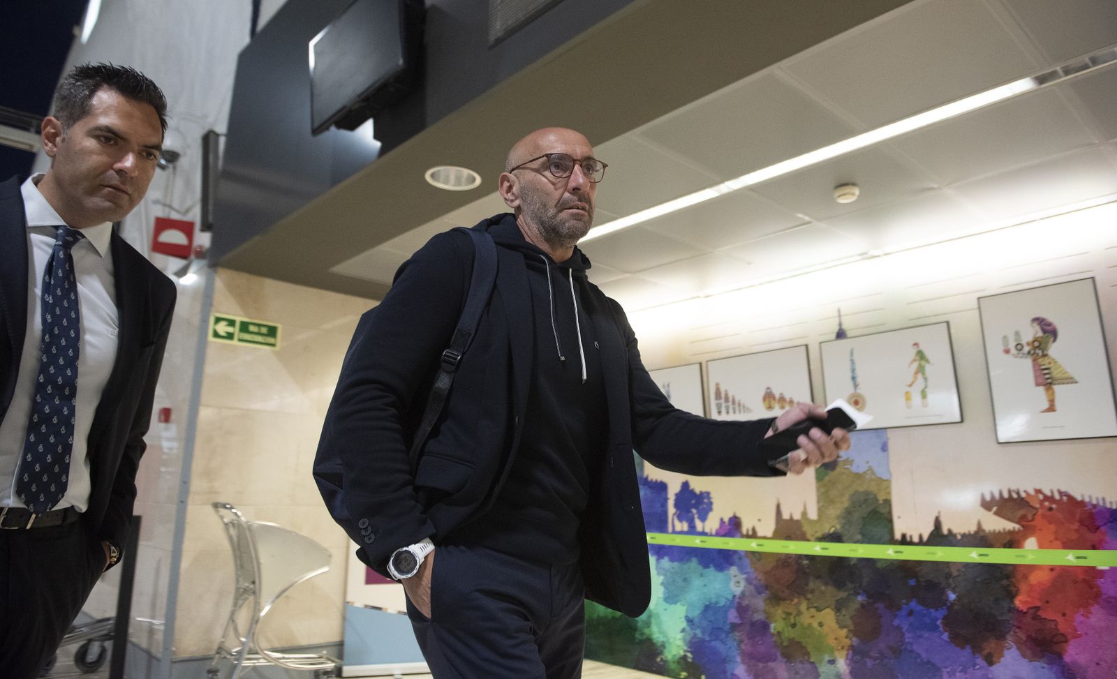 La salida del Sevilla hacia Mánchester, en imágenes