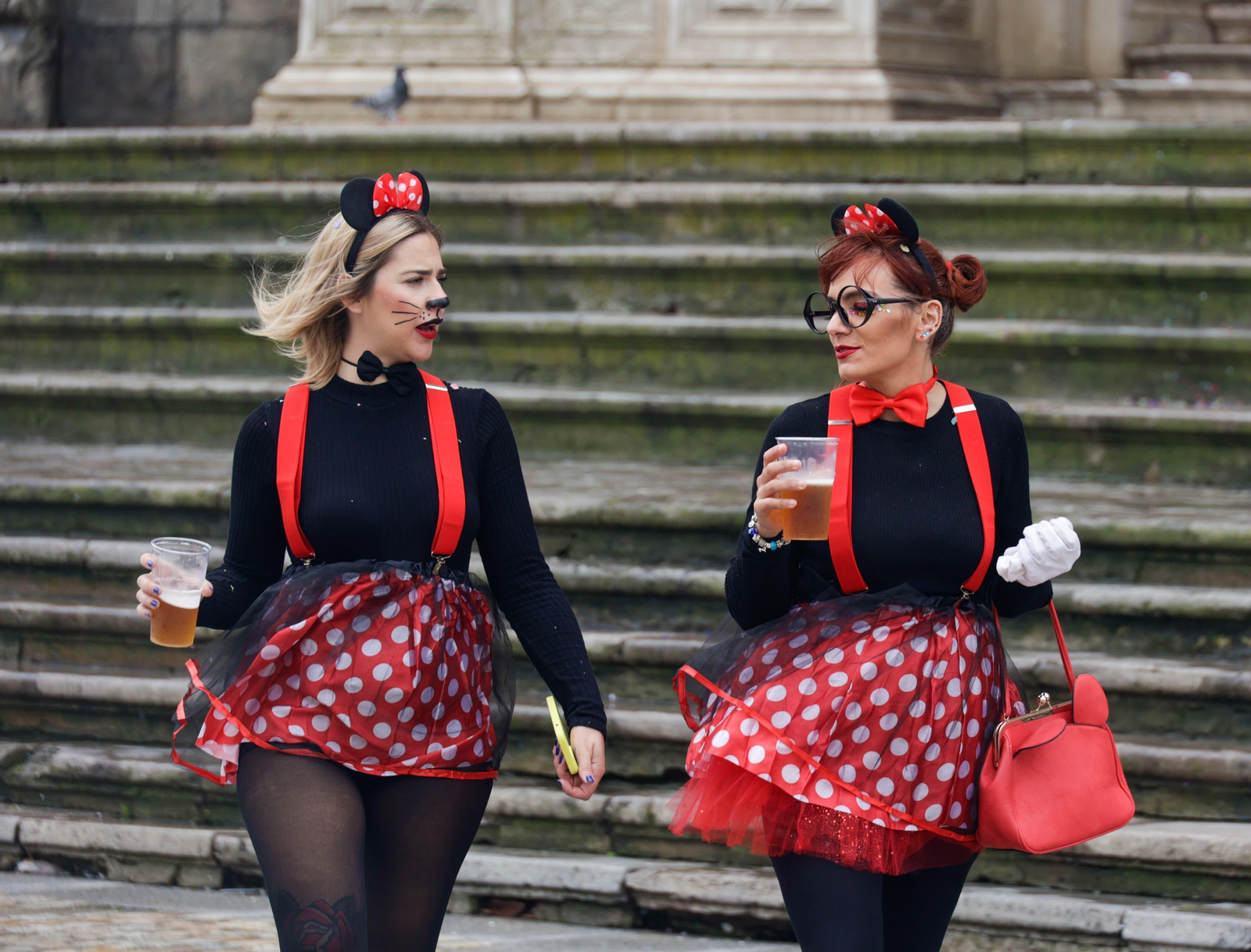 Las mejores imágenes de un Lunes de Coros pasado por agua en el Carnaval de Cádiz 2024
