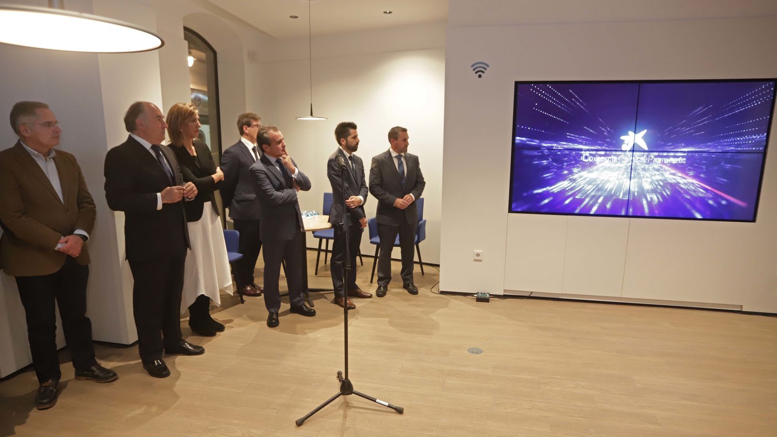 Inauguración de la nueva oficina de La Caixa en imágenes