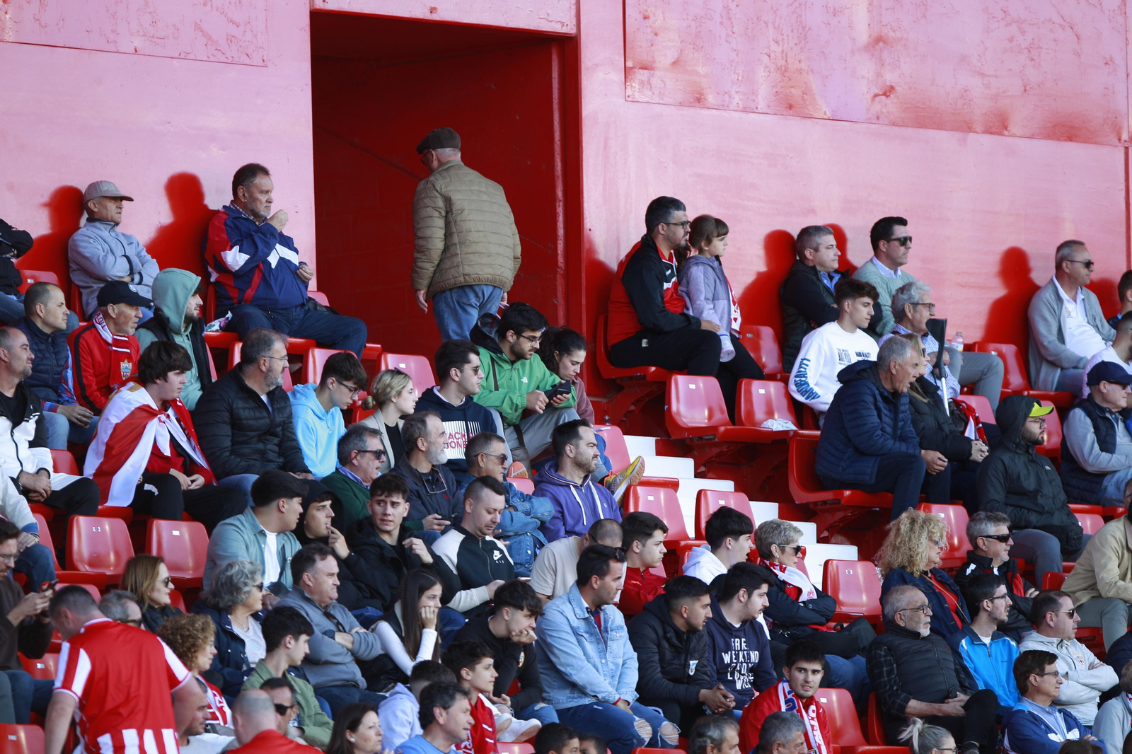 Las imágenes del triste descenso de la UDA ante el Getafe