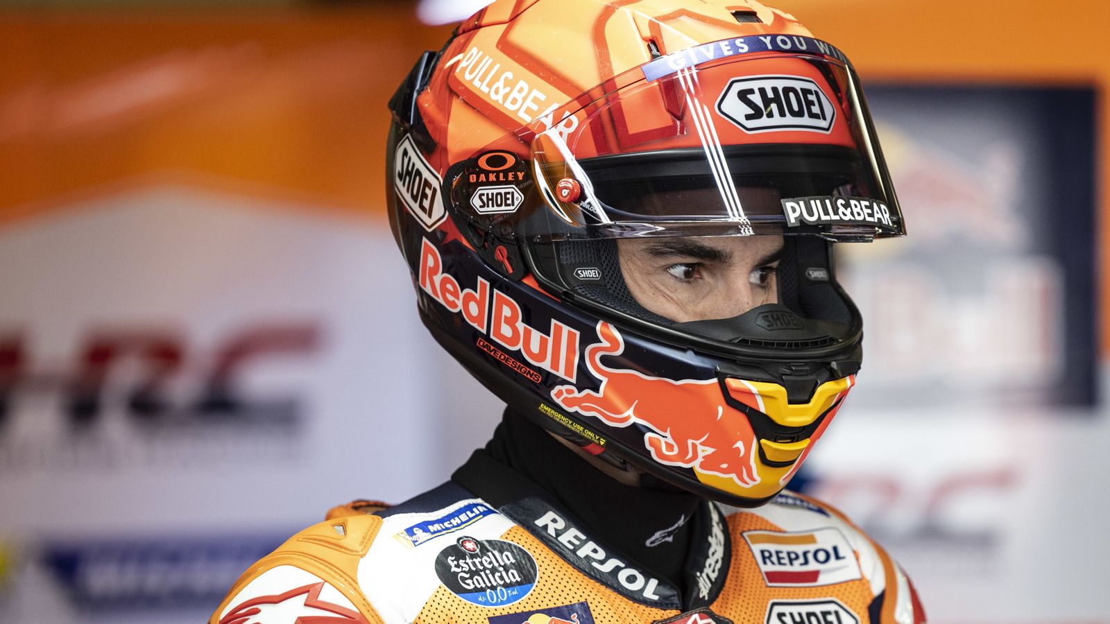 Márquez: "Me he dado en el casco, que para eso está y llevo uno bueno, para que proteja bien".