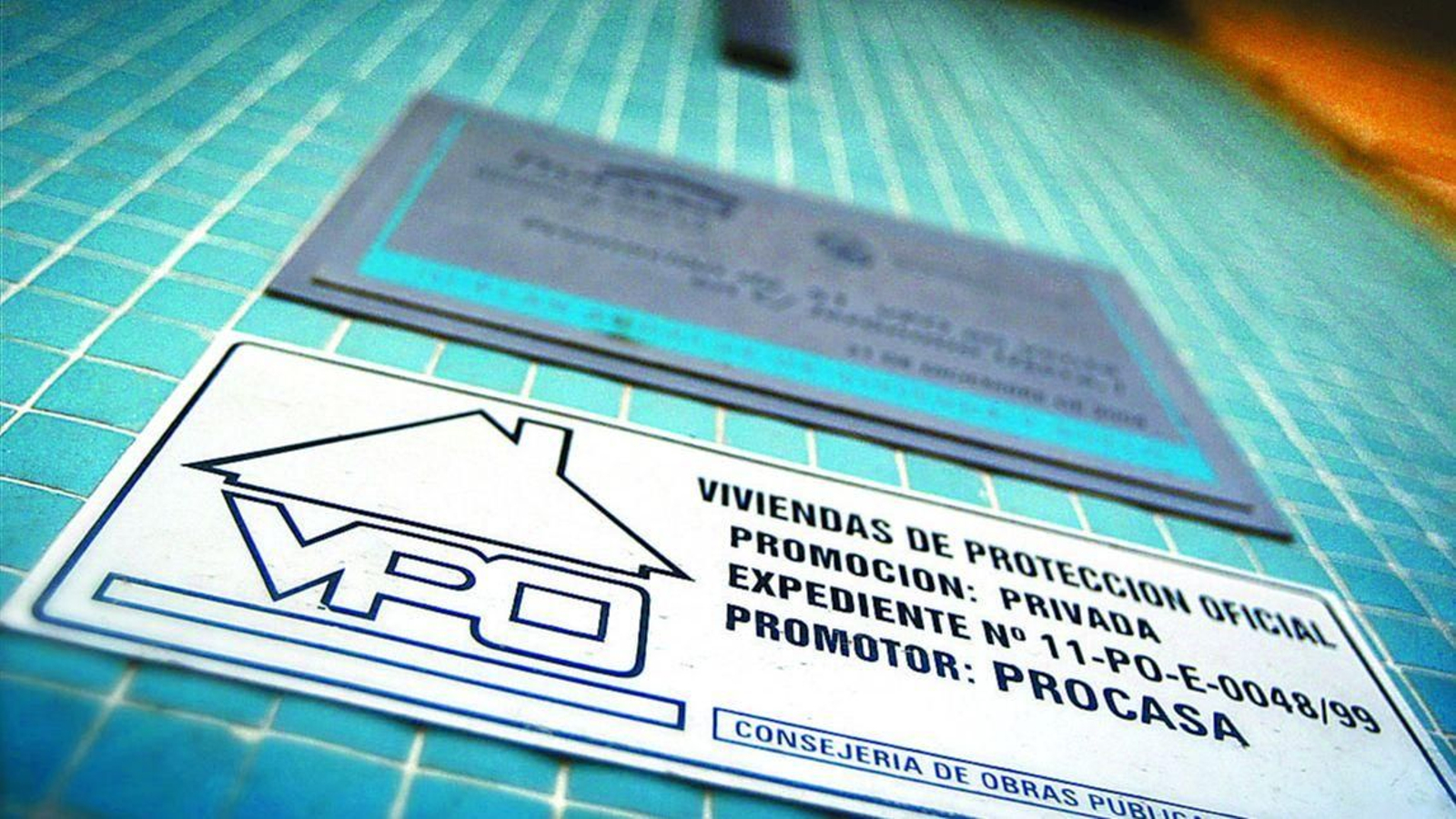 Cartel de vivienda pública.