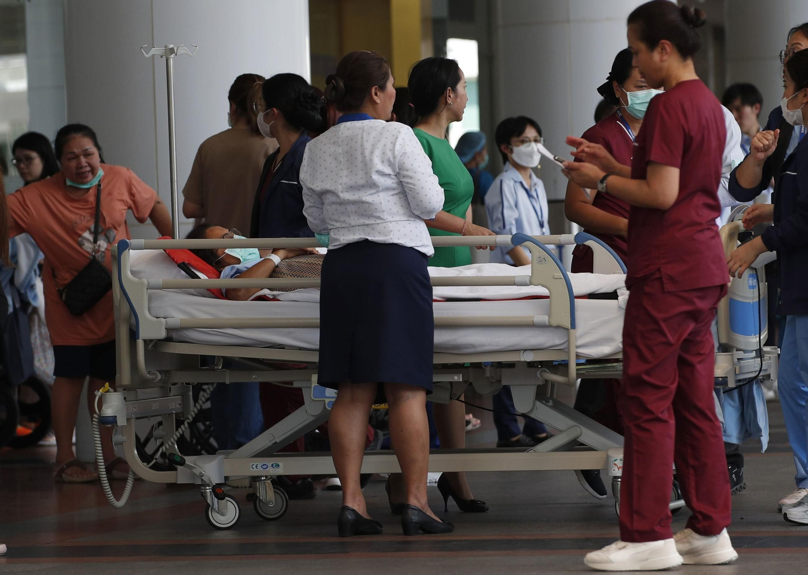 Las imágenes más impactantes del terremoto que ha sacudido Bangkok