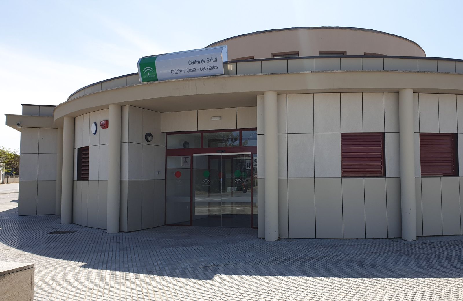 Vista de la entrada a las instalaciones sanitaria de Los Gallos.