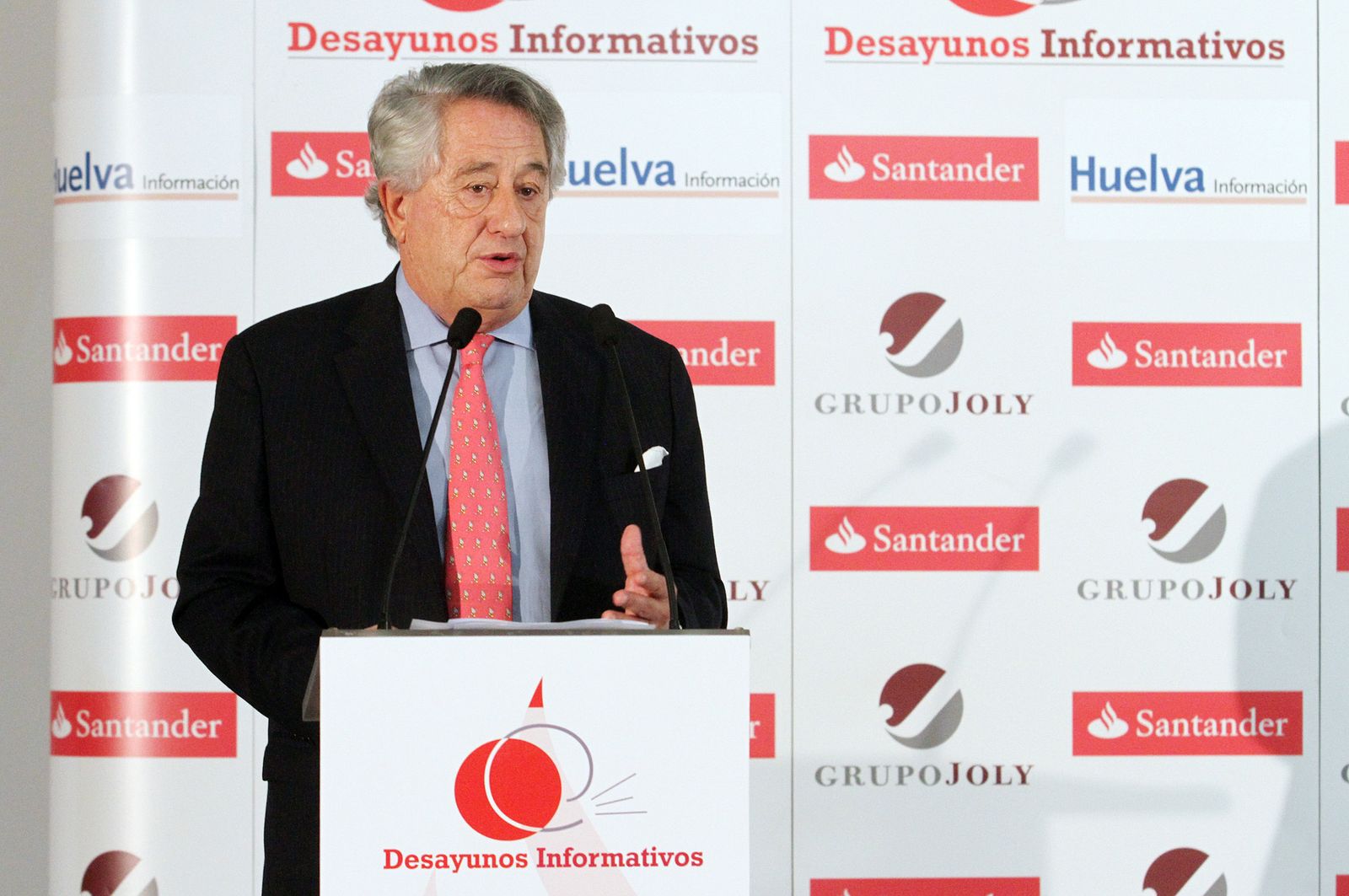 Imágenes del Desayuno Informativo del Grupo Joly con Javier Targhetta