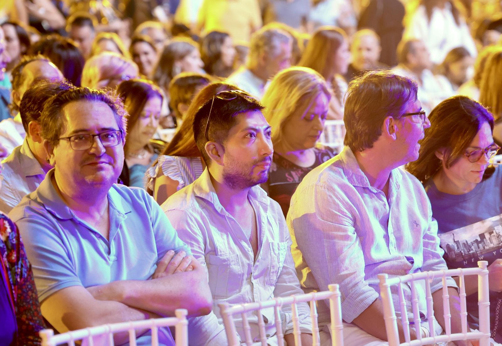 Búscate en el concierto de Hombres G