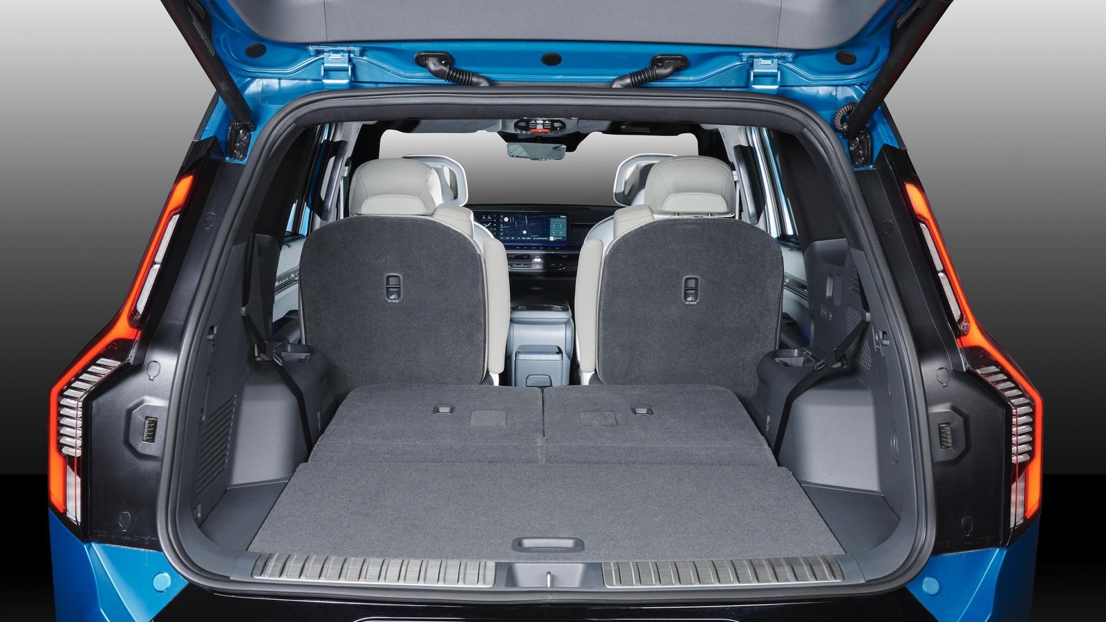 Con la configuración de cuatro plazas, el maletero supera los 800 litros de capacidad. En este caso ya podría emplearse el ocultaequipajes.