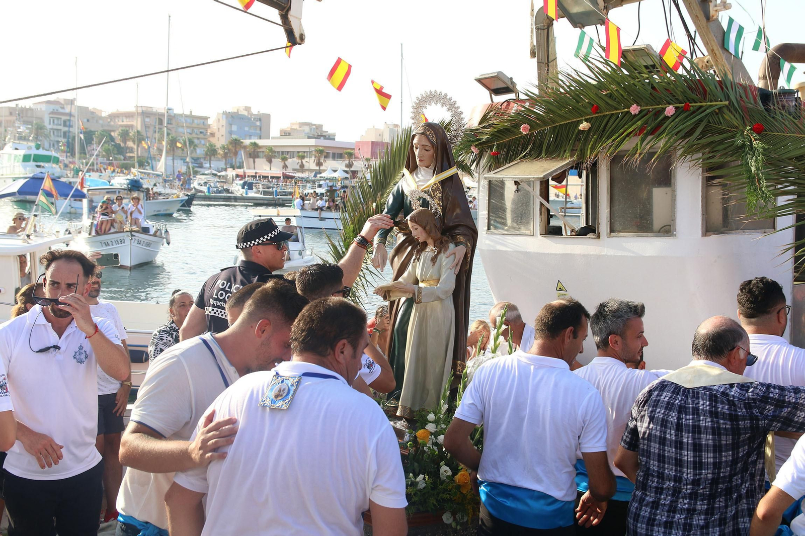 Fotogalería de la cucaña y la procesión de las Fiestas de Santa Ana en Roquetas