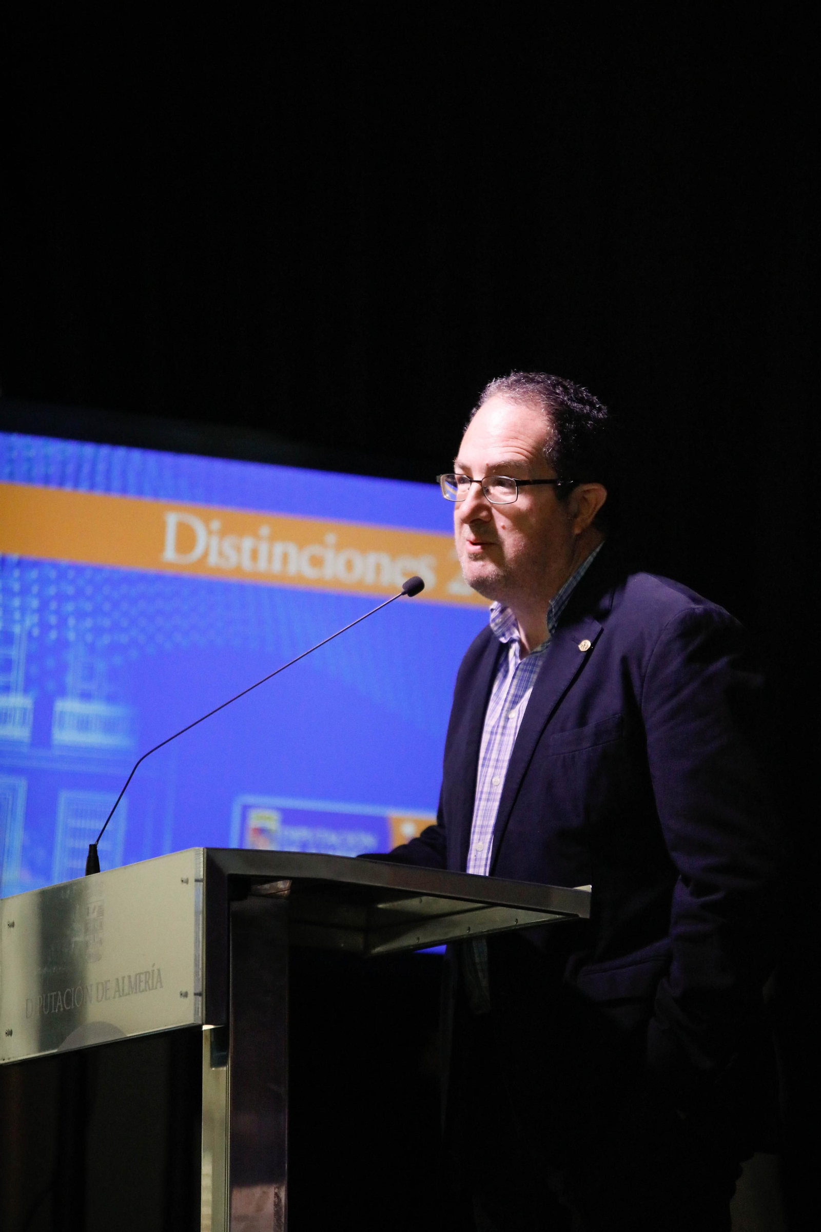 Imágenes de la entrega de los Escudos de Oro del IEA y la celebración de su Plenario