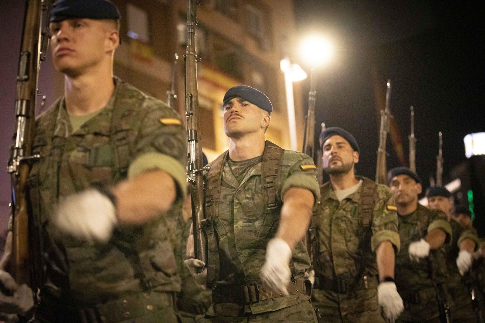 Las Fuerzas Armadas ensayan el desfile por las calles de Granada