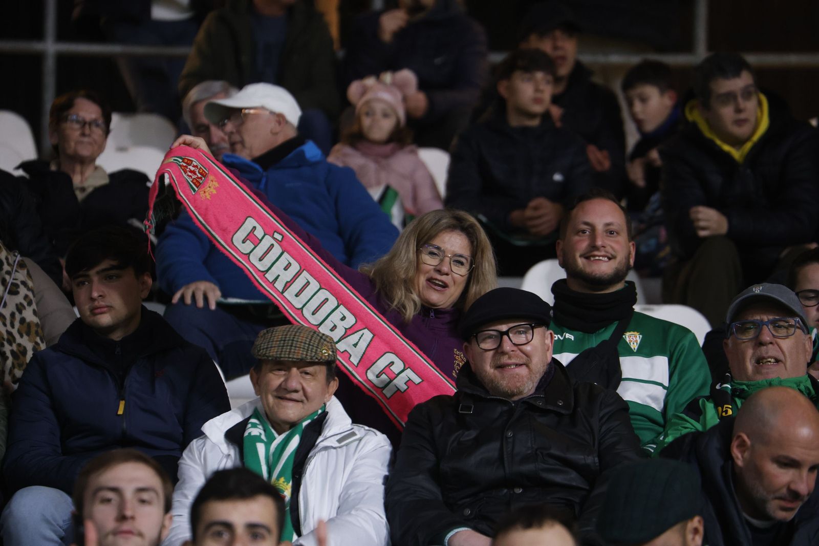 Las mejores fotos del ambiente en El Arcángel para el Córdoba CF - Burgos