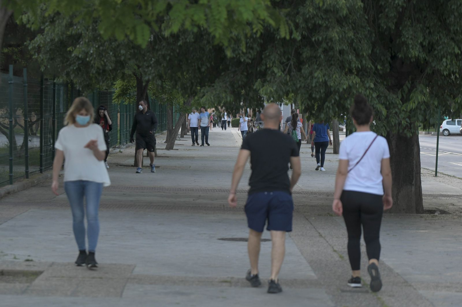 La desescalada se desmadra en Granada: bañistas en el río Genil