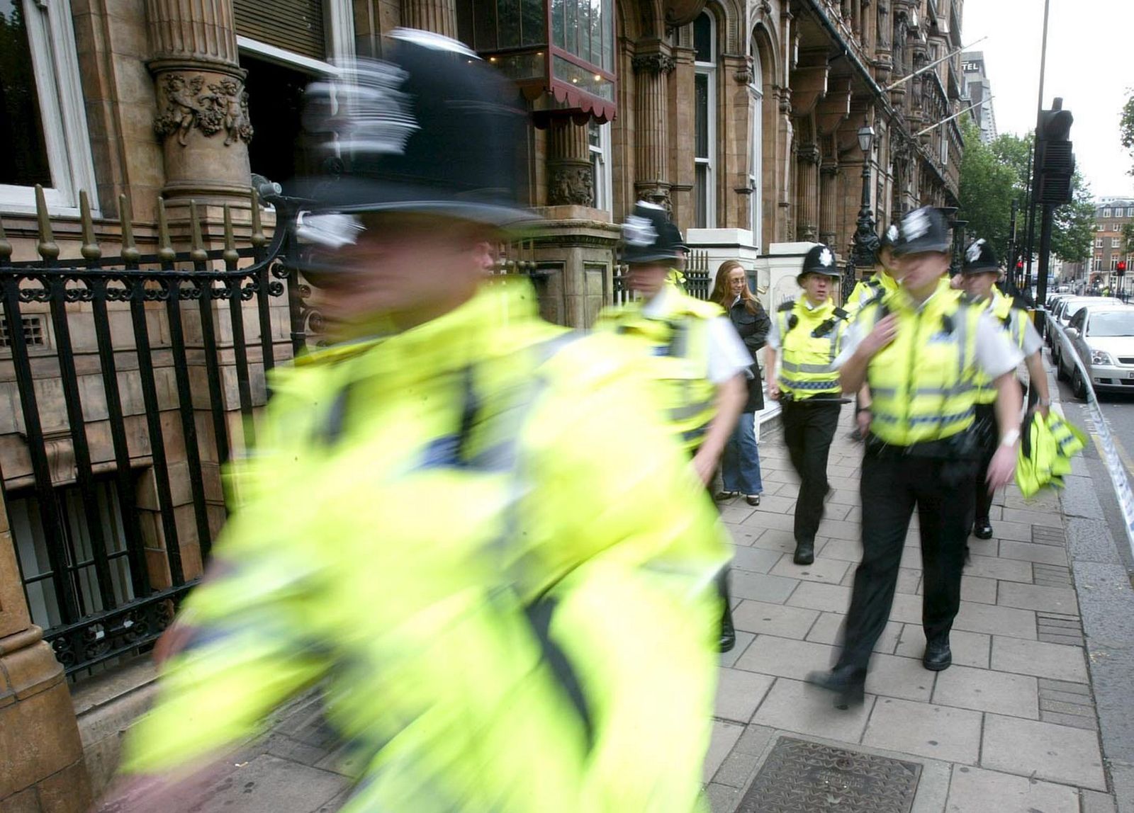 Seis acusados por drogar y violar a la esposa de uno de ellos durante 13 años en el Reino Unido