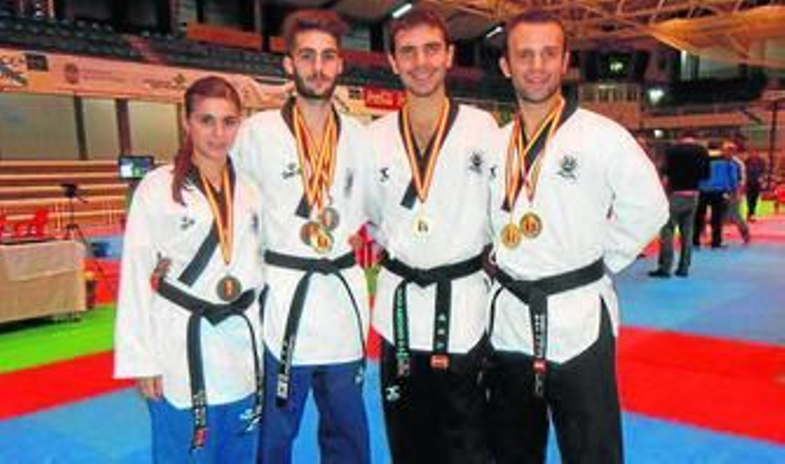 Los medallistas del Seúl Gym, con sus metales. Los medallistas del Seúl Gym, con sus metales.