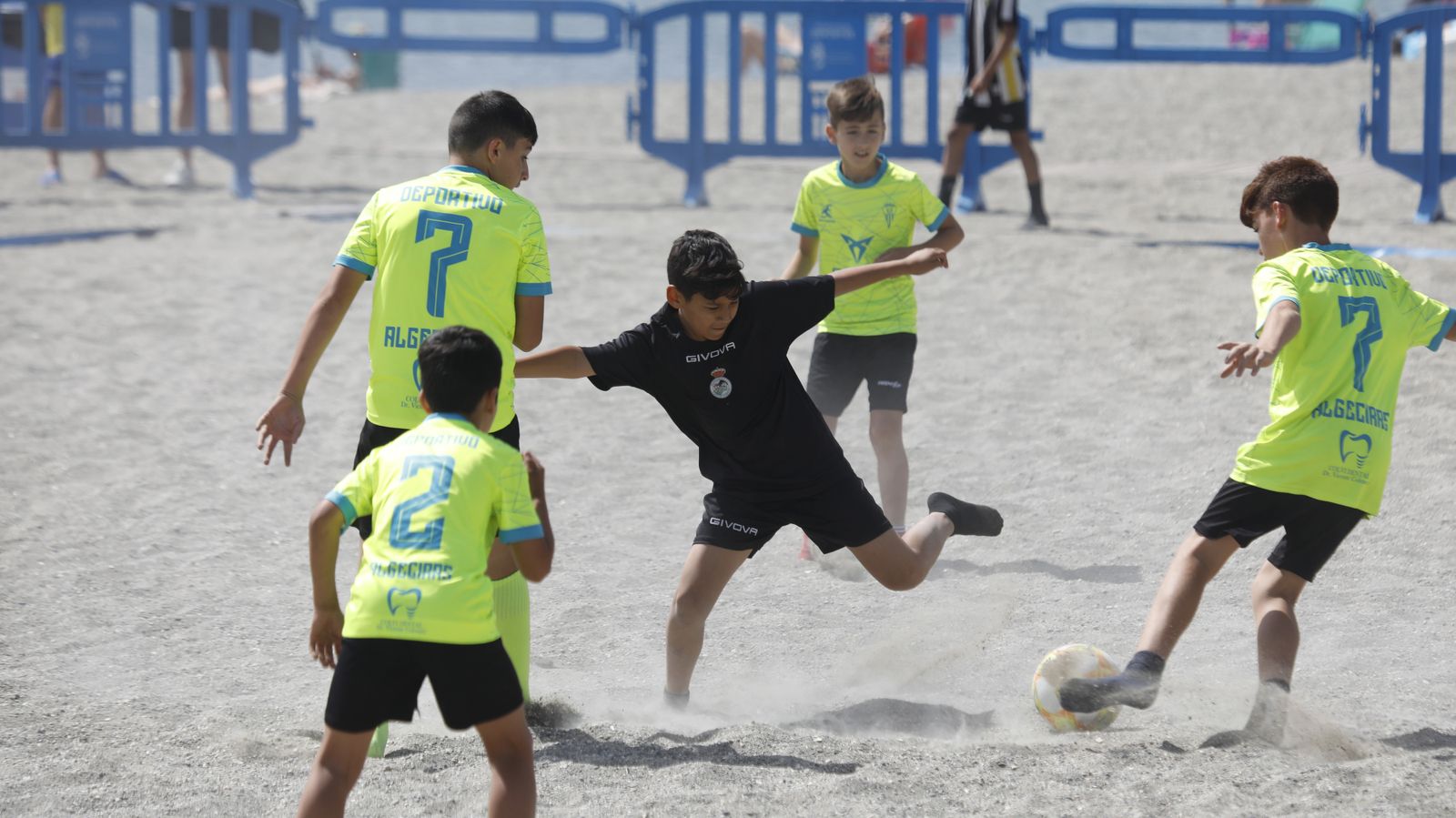 Las fotos de la III Copa Provincial de fútbol playa Ciudad de La Línea