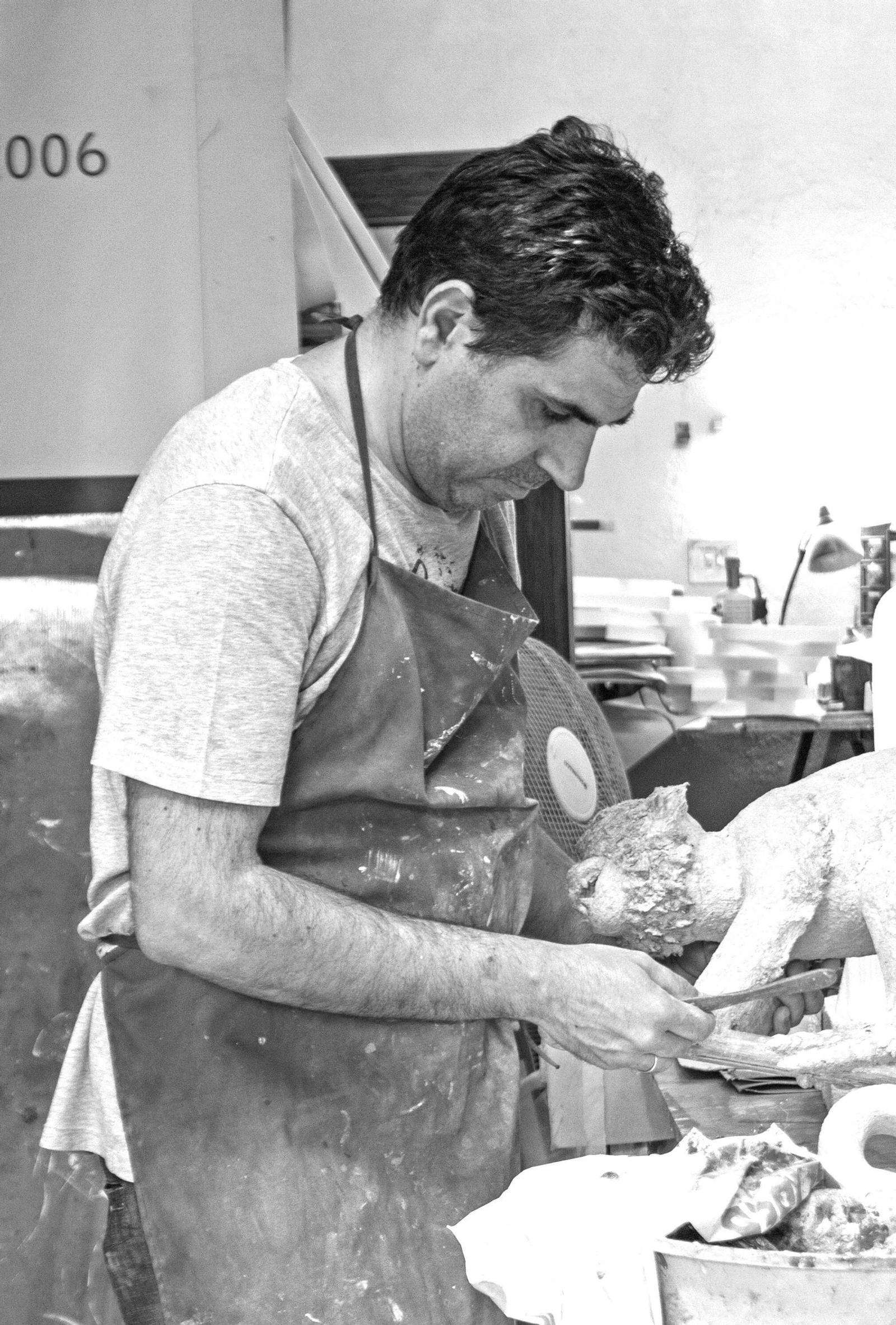 Manuel Garrido en su estudio.