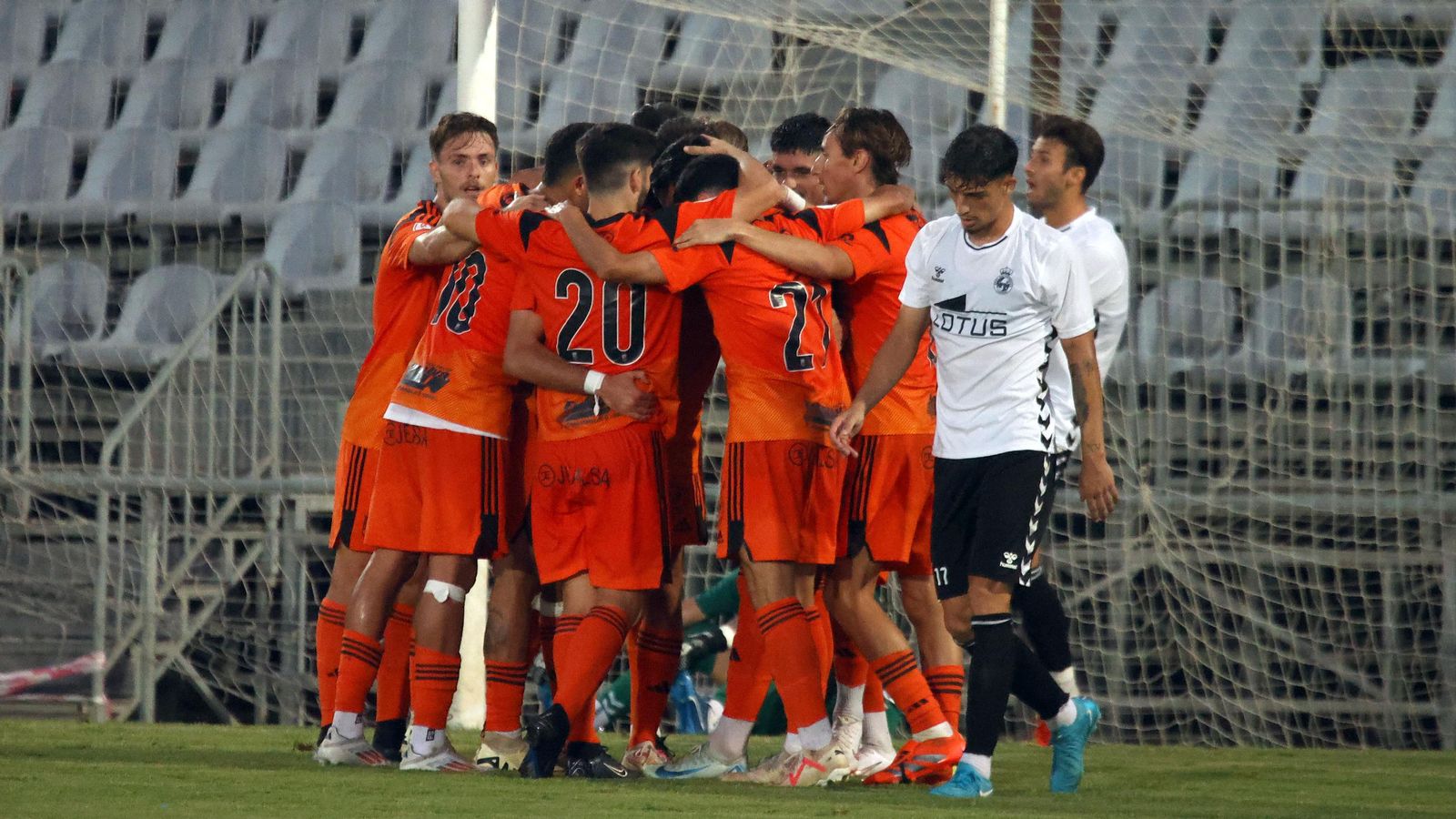 Imágenes del Trofeo de la Feria de la Vendimia entre el Xerez CD y la Balona