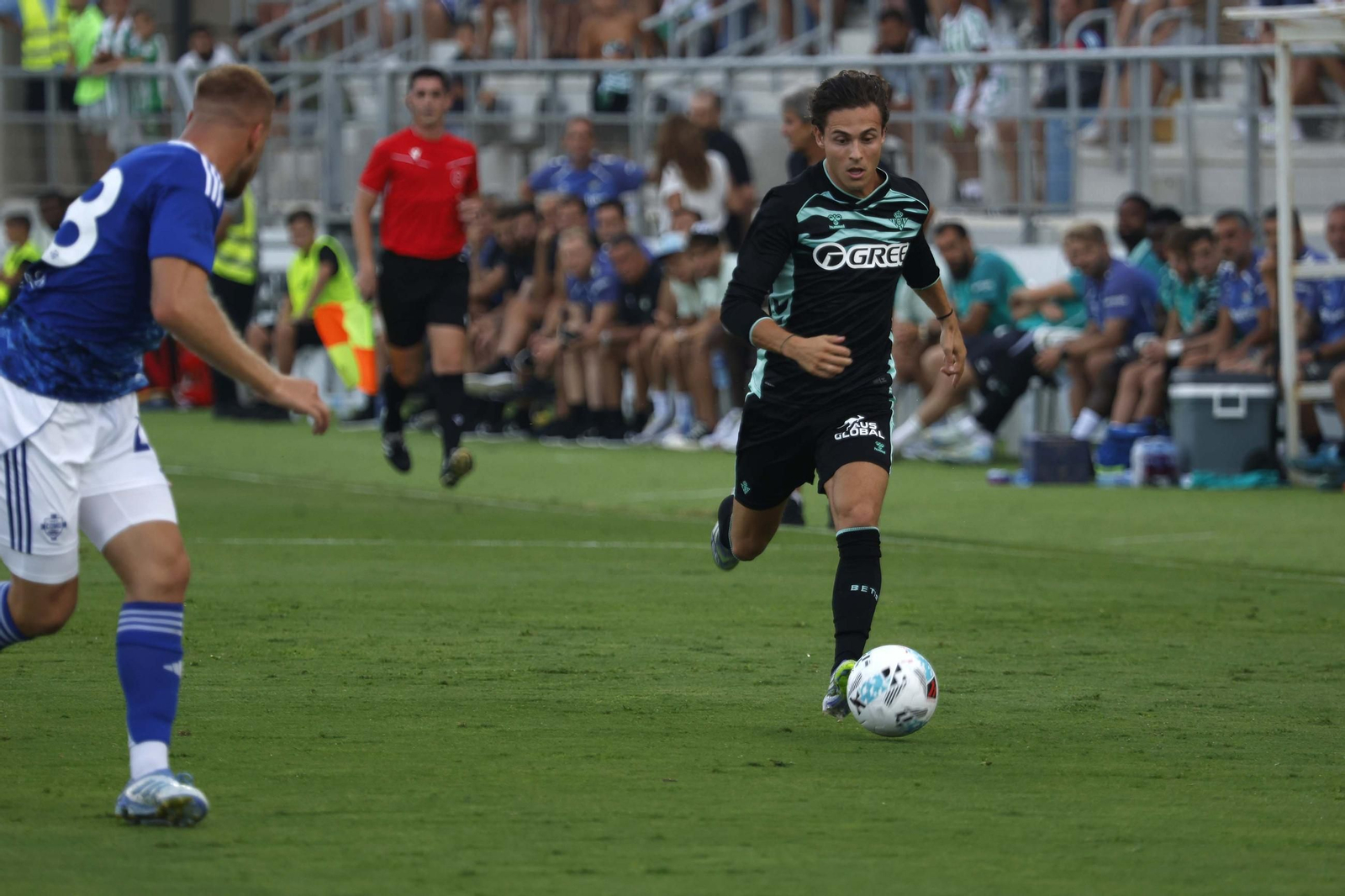 Las fotos del Betis-Como disputado en el Ciudad de La Línea (2-3)