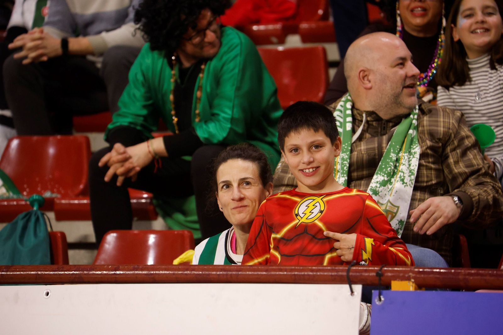 Las mejores fotos del ambiente en Vista Alegre para el Córdoba Futsal - O Parrulo Ferrol