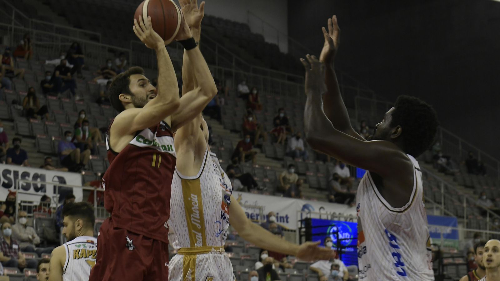 Manu Rodríguez, ante el Mucia