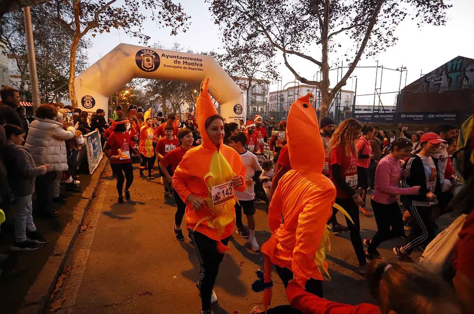 Imágenes de la carrera de San Silvestre en Huelva