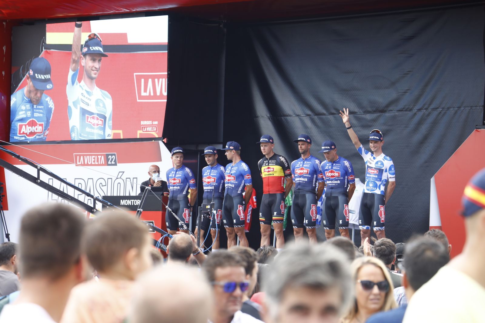 Montoro vibra con la salida de etapa de La Vuelta, en imágenes