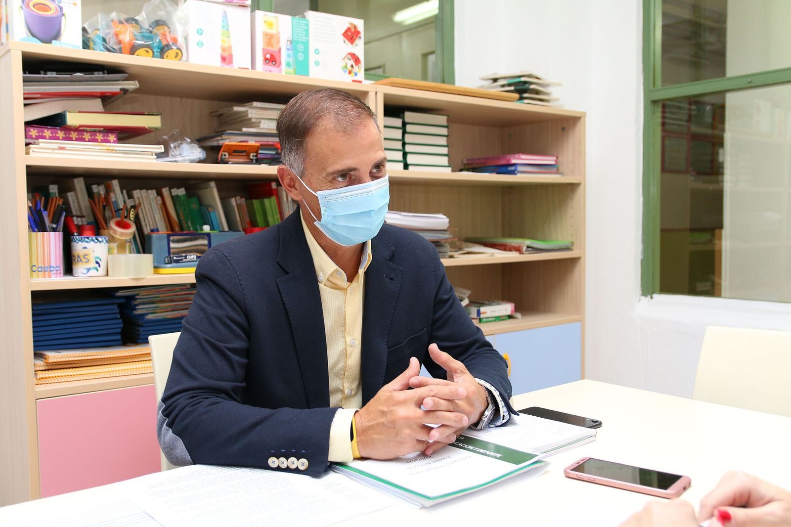 El delegado de Educación se reúne con las AMPA del Lope de Vega, Madre de la Luz y EI Mar de Alborán