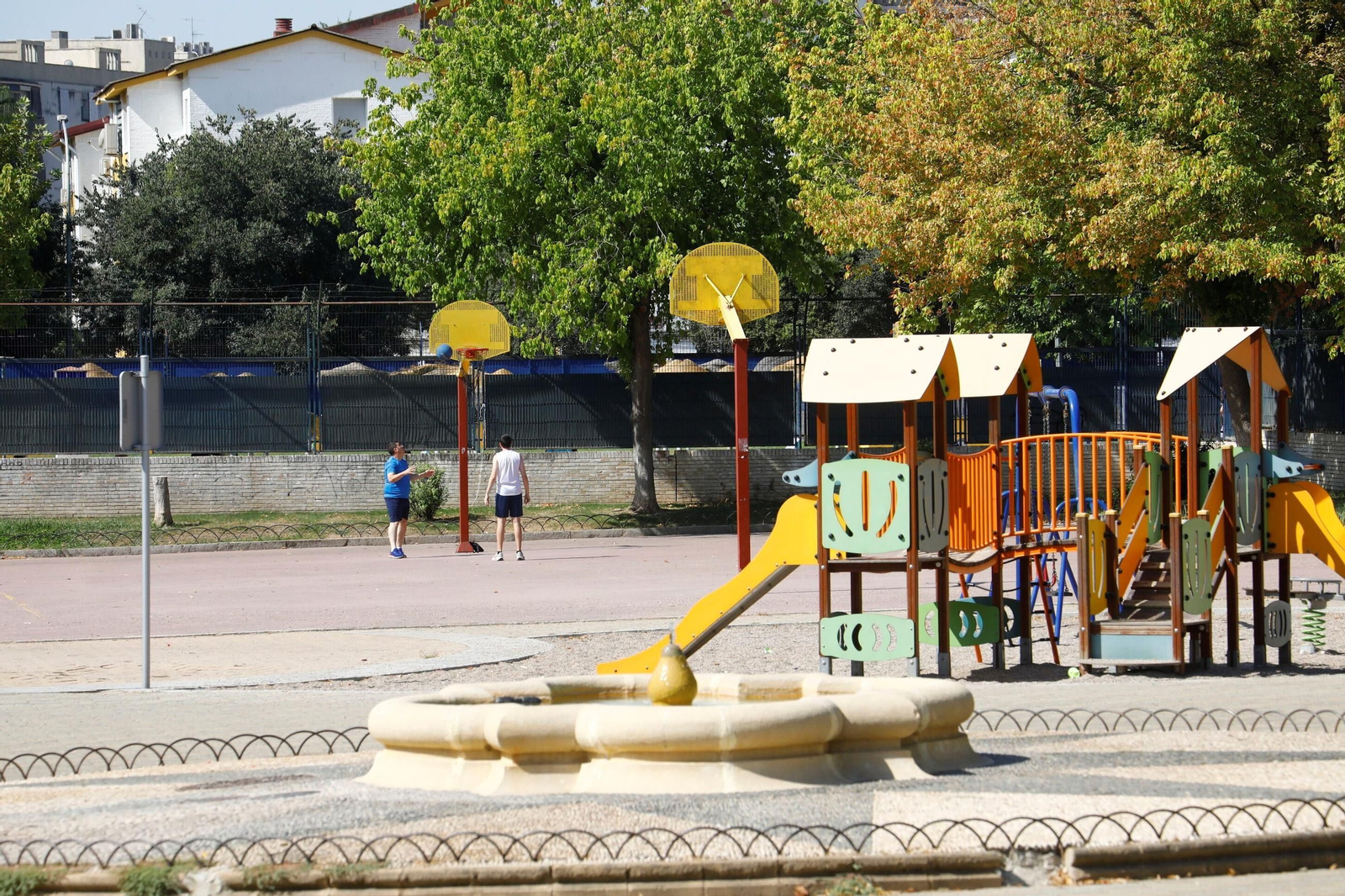 Un domingo de agosto en el barrio cordobés de Santuario, en imágenes