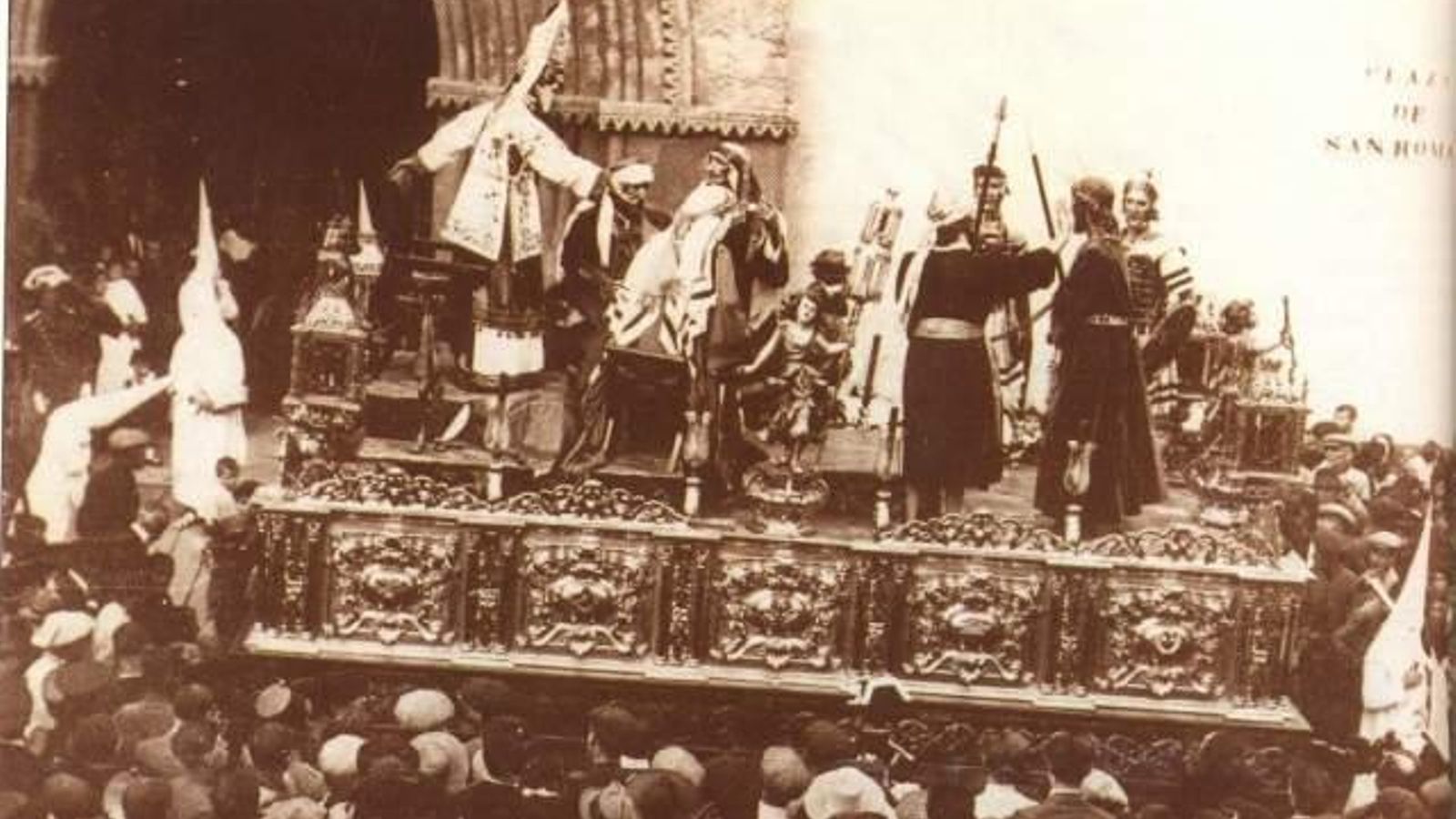 El misterio de la Bofeta, con el Cristo de Rodríguez Magaña,  saliendo de San Roman 1921.
