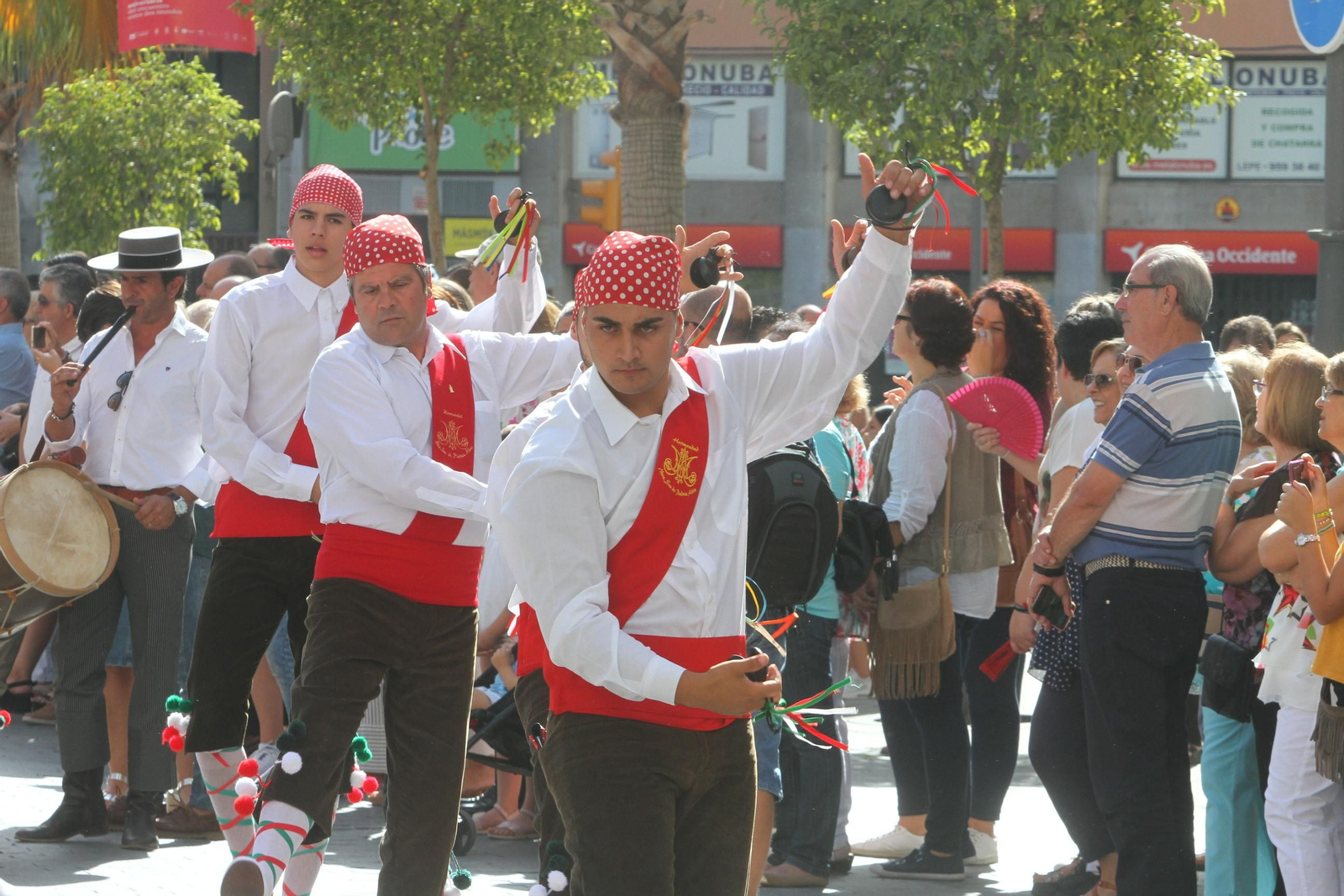 Imágenes del desfile Iberoamericano de bailes.